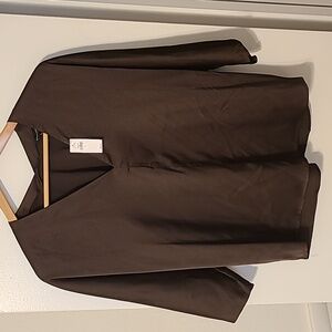 NWT Banana Republic V-Neck Brown Top, Size Small.